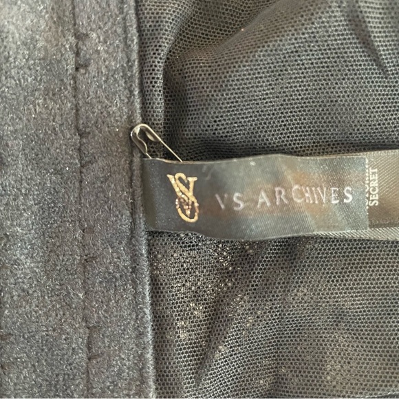 New! Victoria's Secret Very Sexy VS Archives Black Rose Lace Bra Top 20030 - Picture 7 of 9